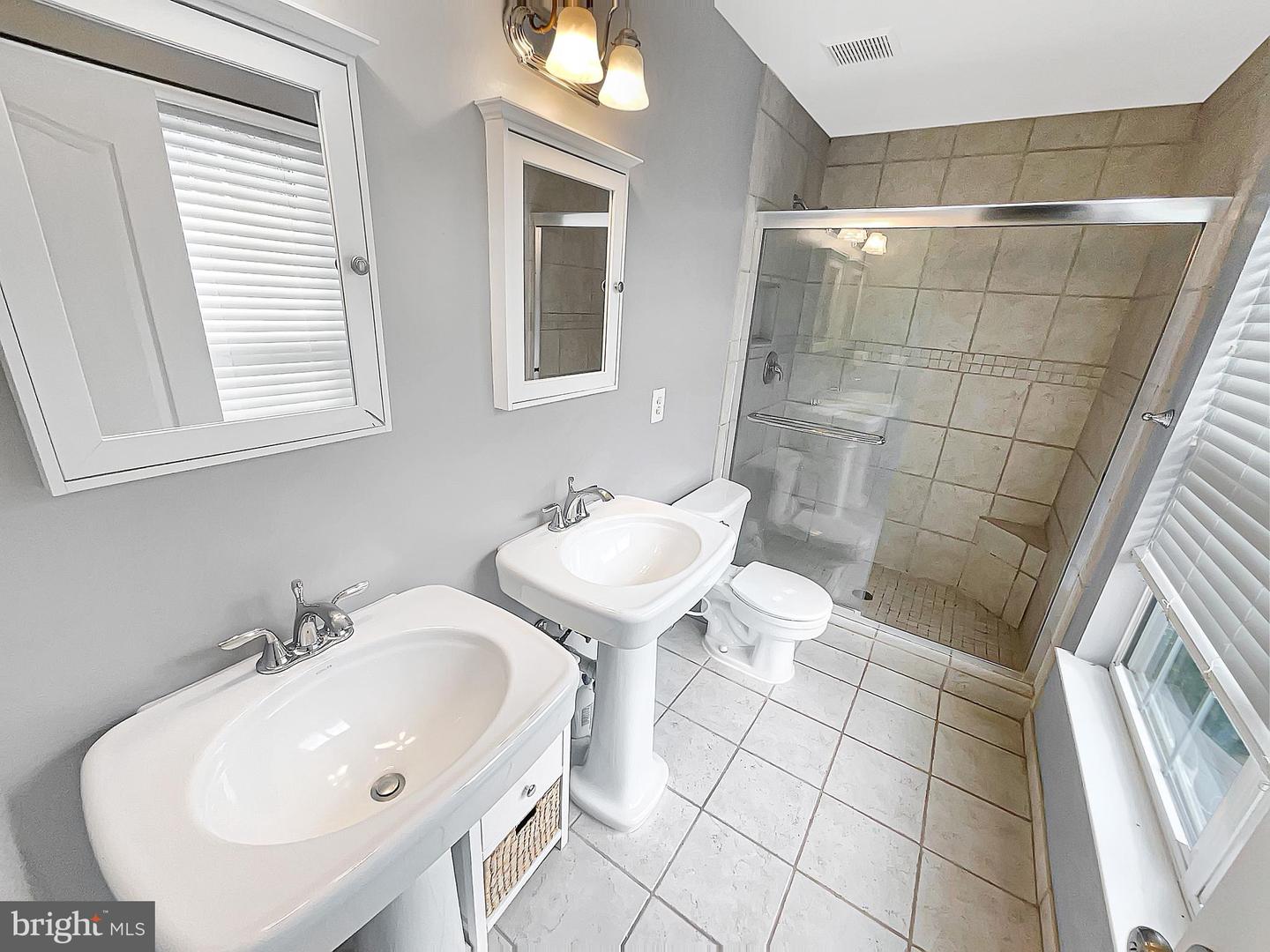 26124 FLINTONBRIDGE DR, CHANTILLY, Virginia 20152, 3 Bedrooms Bedrooms, ,2 BathroomsBathrooms,Residential,For sale,26124 FLINTONBRIDGE DR,VALO2096360 MLS # VALO2096360