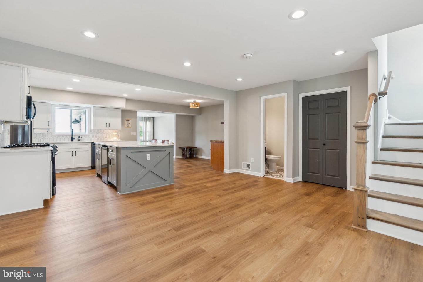2425 SKYLAND PL SE, WASHINGTON, District Of Columbia 20020, 4 Bedrooms Bedrooms, 9 Rooms Rooms,2 BathroomsBathrooms,Residential,For sale,2425 SKYLAND PL SE,DCDC2200442 MLS # DCDC2200442