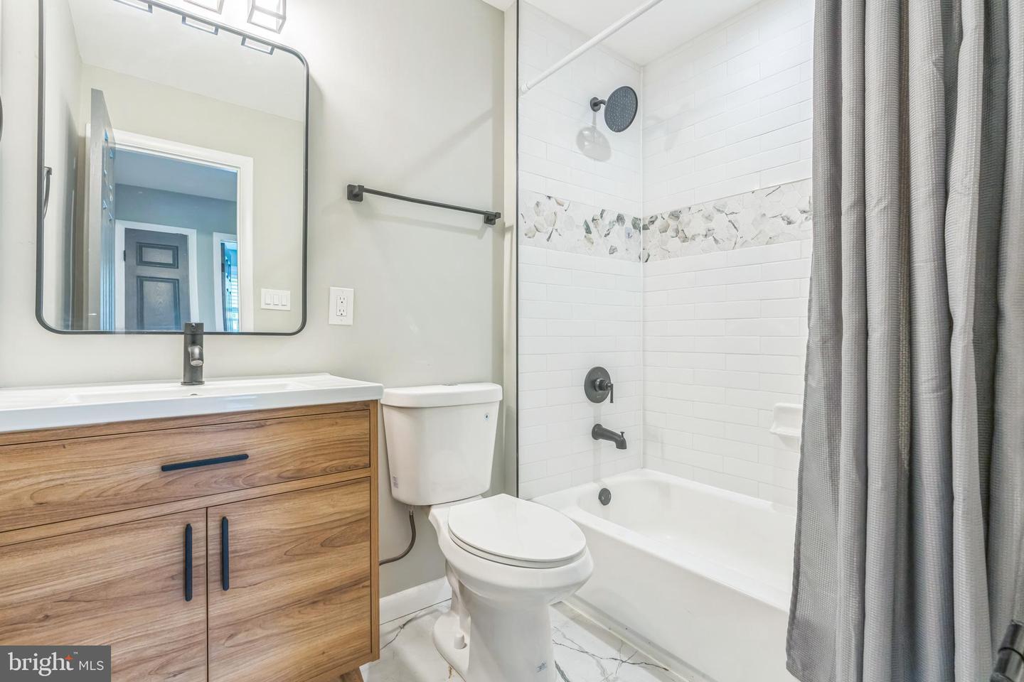 2425 SKYLAND PL SE, WASHINGTON, District Of Columbia 20020, 4 Bedrooms Bedrooms, 9 Rooms Rooms,2 BathroomsBathrooms,Residential,For sale,2425 SKYLAND PL SE,DCDC2200442 MLS # DCDC2200442