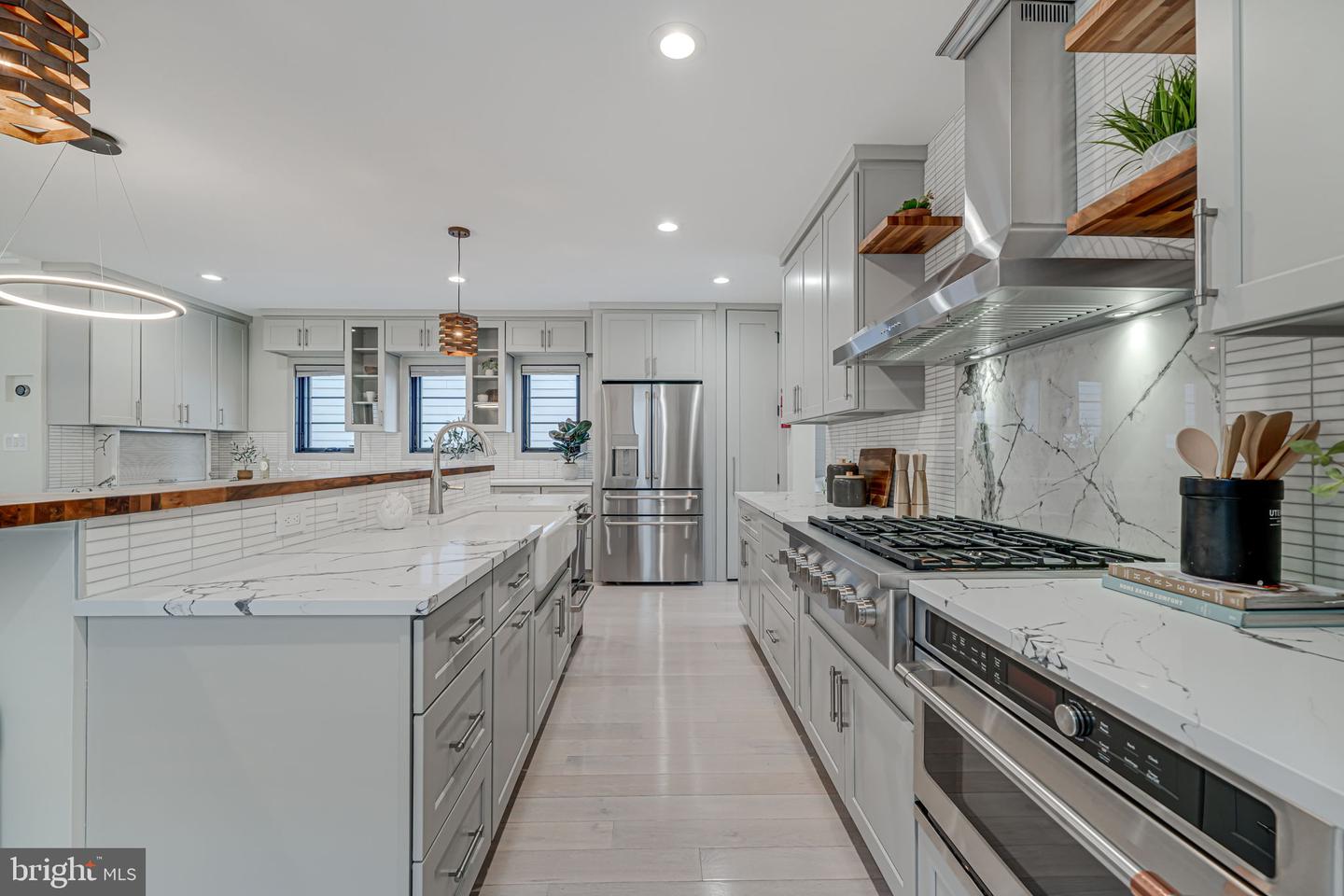 729 N BARTON ST, ARLINGTON, Virginia 22201, 6 Bedrooms Bedrooms, ,5 BathroomsBathrooms,Residential,For sale,729 N BARTON ST,VAAR2057442 MLS # VAAR2057442