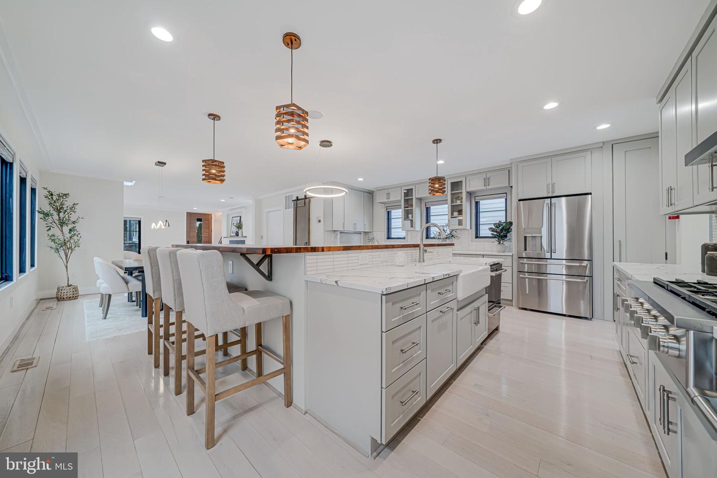729 N BARTON ST, ARLINGTON, Virginia 22201, 6 Bedrooms Bedrooms, ,5 BathroomsBathrooms,Residential,For sale,729 N BARTON ST,VAAR2057442 MLS # VAAR2057442
