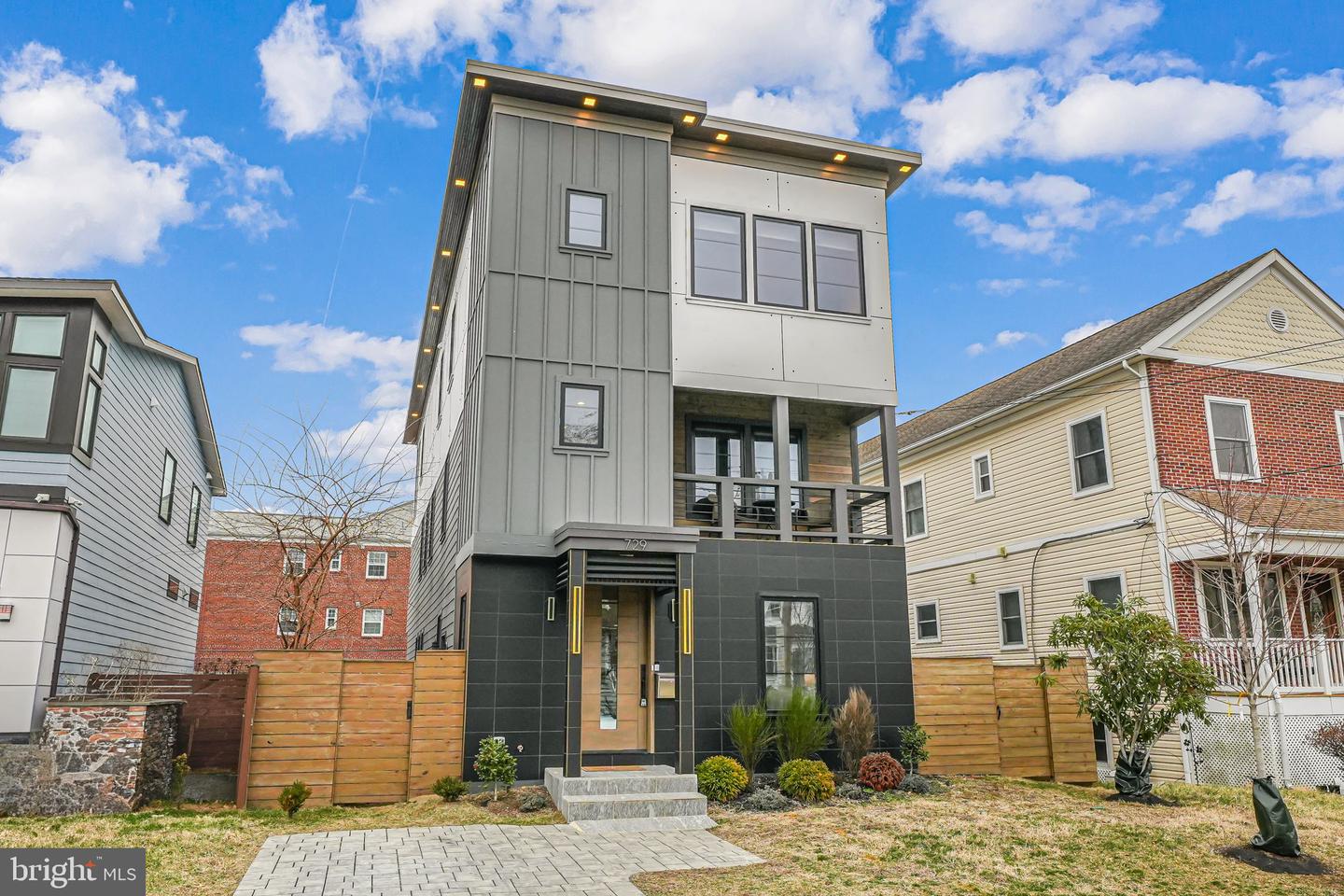729 N BARTON ST, ARLINGTON, Virginia 22201, 6 Bedrooms Bedrooms, ,5 BathroomsBathrooms,Residential,For sale,729 N BARTON ST,VAAR2057442 MLS # VAAR2057442