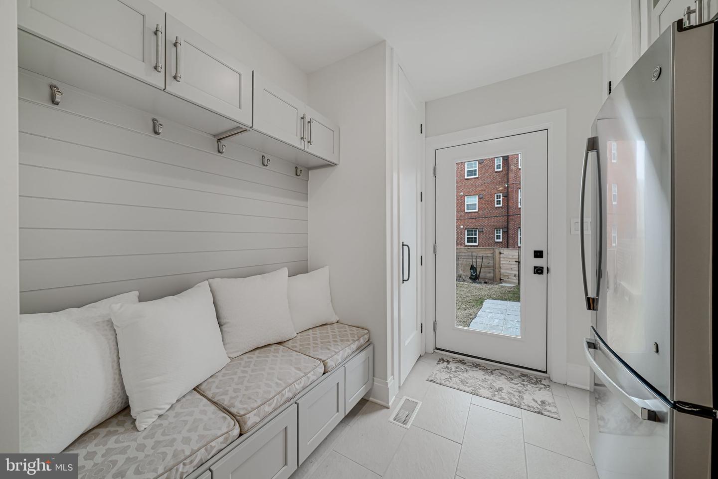 729 N BARTON ST, ARLINGTON, Virginia 22201, 6 Bedrooms Bedrooms, ,5 BathroomsBathrooms,Residential,For sale,729 N BARTON ST,VAAR2057442 MLS # VAAR2057442