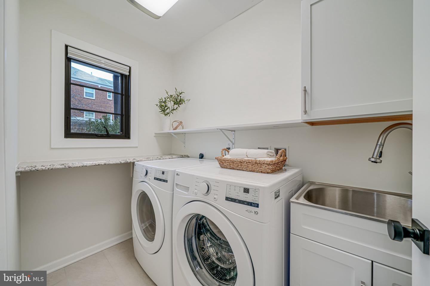 729 N BARTON ST, ARLINGTON, Virginia 22201, 6 Bedrooms Bedrooms, ,5 BathroomsBathrooms,Residential,For sale,729 N BARTON ST,VAAR2057442 MLS # VAAR2057442