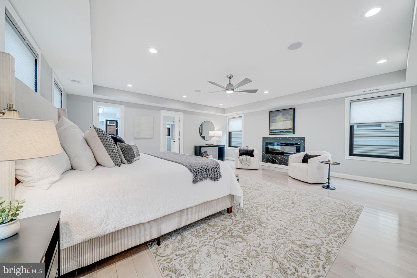 729 N BARTON ST, ARLINGTON, Virginia 22201, 6 Bedrooms Bedrooms, ,5 BathroomsBathrooms,Residential,For sale,729 N BARTON ST,VAAR2057442 MLS # VAAR2057442