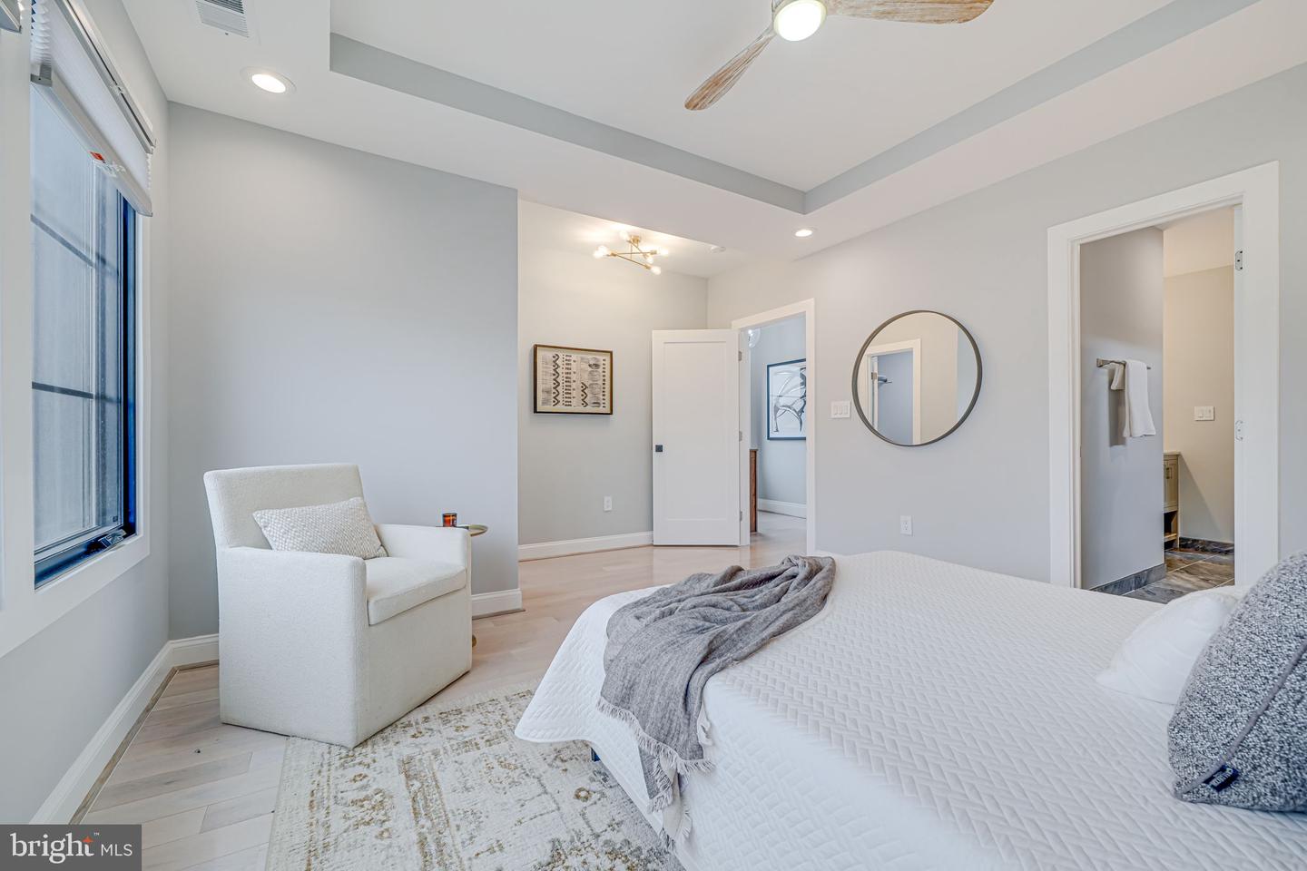 729 N BARTON ST, ARLINGTON, Virginia 22201, 6 Bedrooms Bedrooms, ,5 BathroomsBathrooms,Residential,For sale,729 N BARTON ST,VAAR2057442 MLS # VAAR2057442