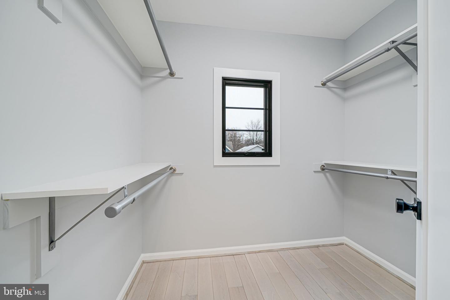 729 N BARTON ST, ARLINGTON, Virginia 22201, 6 Bedrooms Bedrooms, ,5 BathroomsBathrooms,Residential,For sale,729 N BARTON ST,VAAR2057442 MLS # VAAR2057442