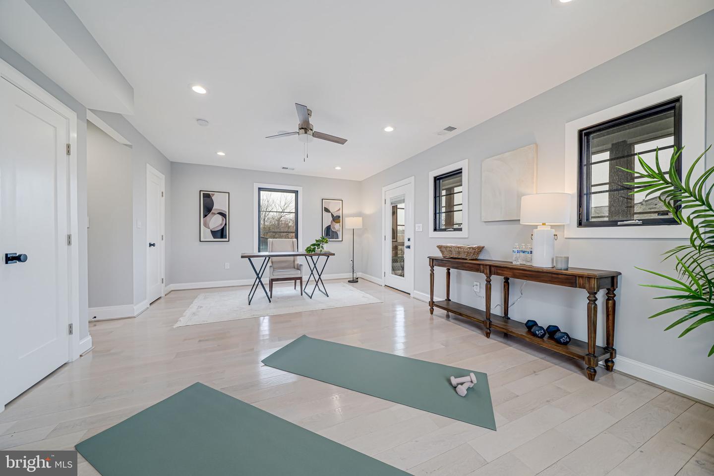 729 N BARTON ST, ARLINGTON, Virginia 22201, 6 Bedrooms Bedrooms, ,5 BathroomsBathrooms,Residential,For sale,729 N BARTON ST,VAAR2057442 MLS # VAAR2057442