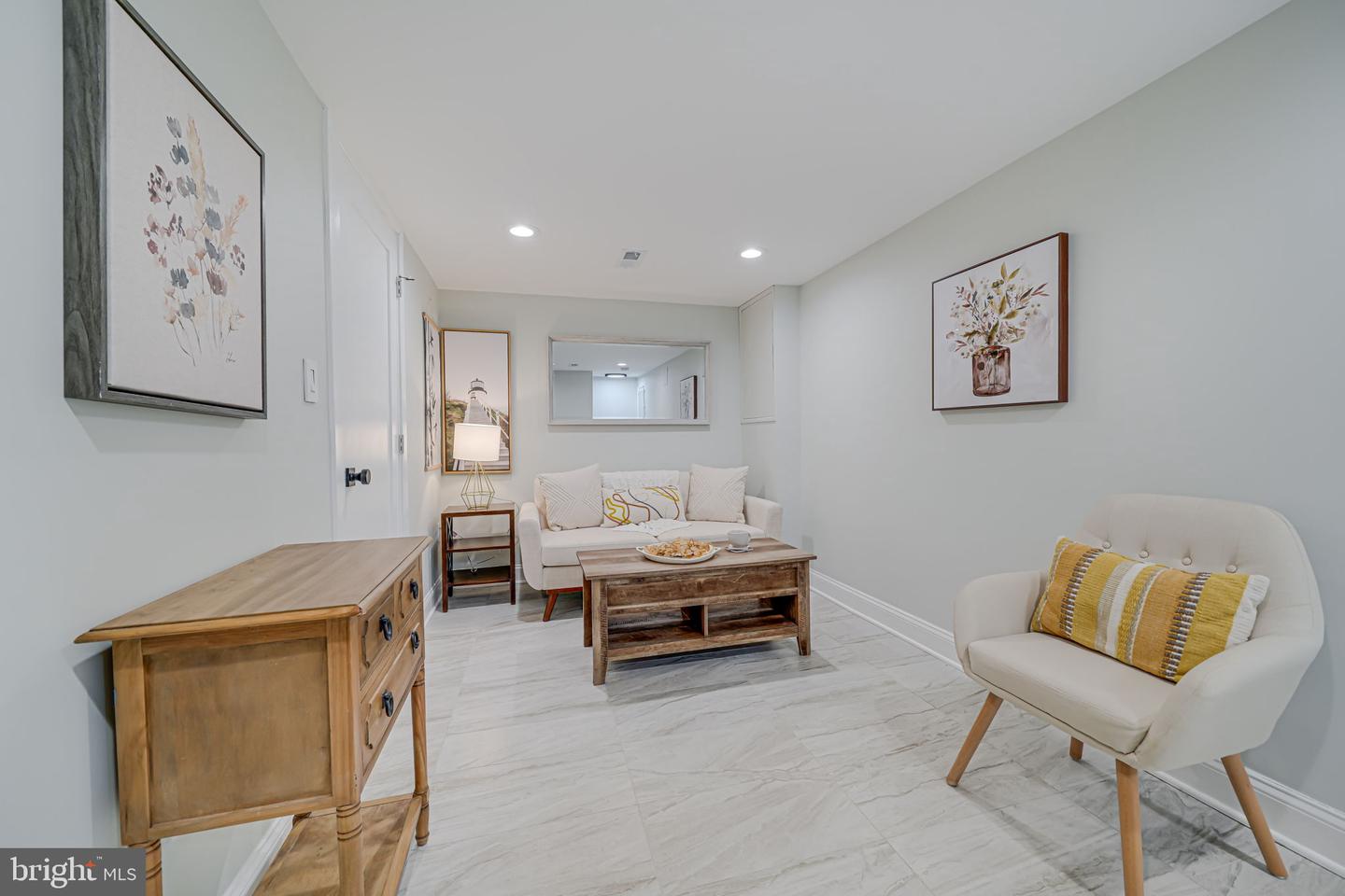 729 N BARTON ST, ARLINGTON, Virginia 22201, 6 Bedrooms Bedrooms, ,5 BathroomsBathrooms,Residential,For sale,729 N BARTON ST,VAAR2057442 MLS # VAAR2057442