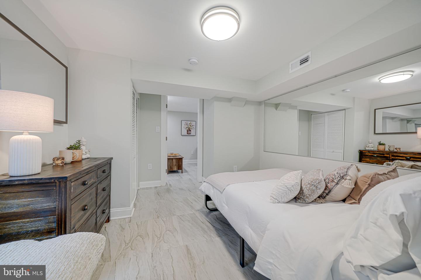 729 N BARTON ST, ARLINGTON, Virginia 22201, 6 Bedrooms Bedrooms, ,5 BathroomsBathrooms,Residential,For sale,729 N BARTON ST,VAAR2057442 MLS # VAAR2057442
