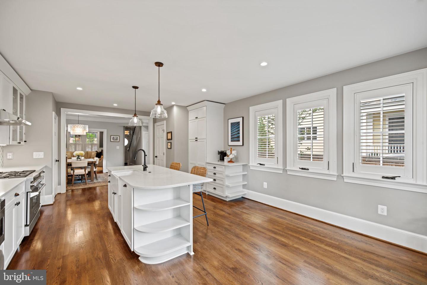 5212 MACARTHUR BLVD NW, WASHINGTON, District Of Columbia 20016, 2 Bedrooms Bedrooms, ,2 BathroomsBathrooms,Residential,For sale,5212 MACARTHUR BLVD NW,DCDC2200466 MLS # DCDC2200466