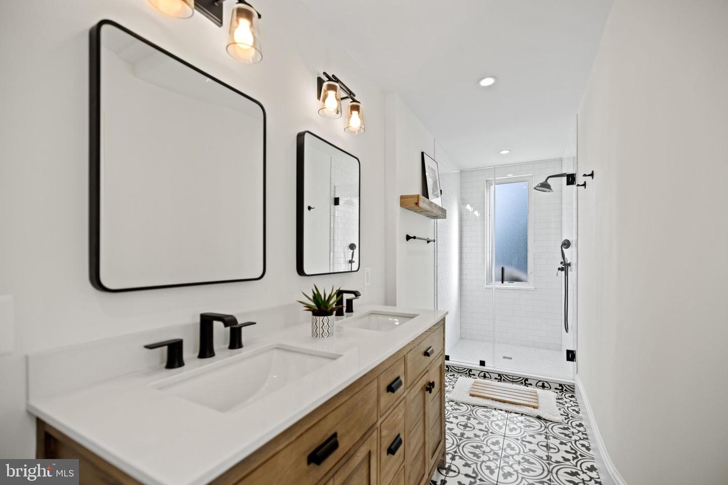 5212 MACARTHUR BLVD NW, WASHINGTON, District Of Columbia 20016, 2 Bedrooms Bedrooms, ,2 BathroomsBathrooms,Residential,For sale,5212 MACARTHUR BLVD NW,DCDC2200466 MLS # DCDC2200466