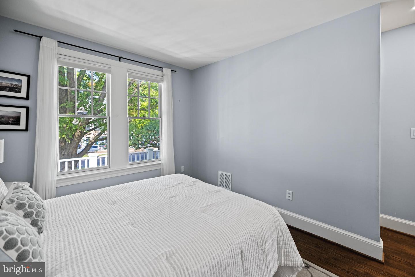 5212 MACARTHUR BLVD NW, WASHINGTON, District Of Columbia 20016, 2 Bedrooms Bedrooms, ,2 BathroomsBathrooms,Residential,For sale,5212 MACARTHUR BLVD NW,DCDC2200466 MLS # DCDC2200466