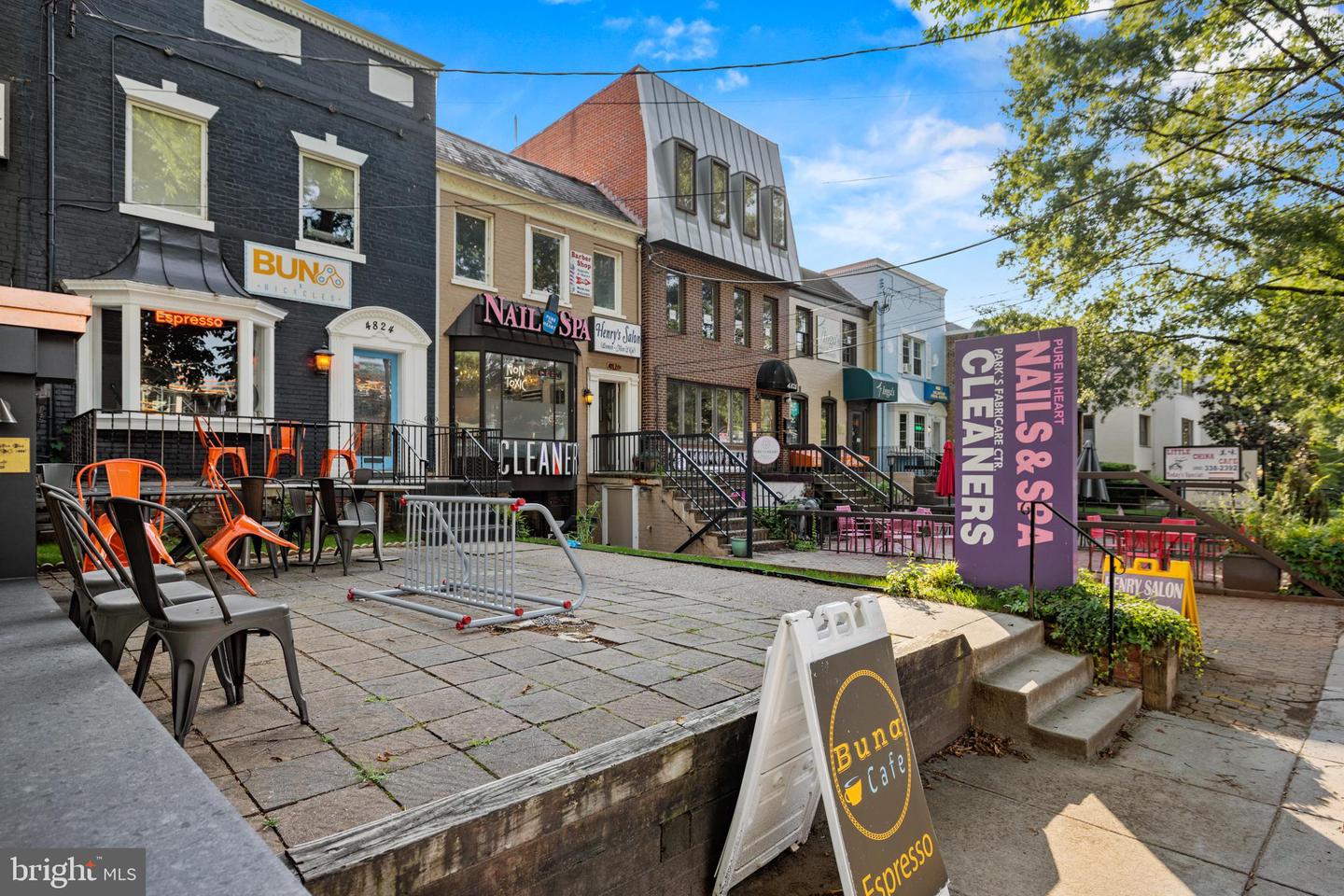 5212 MACARTHUR BLVD NW, WASHINGTON, District Of Columbia 20016, 2 Bedrooms Bedrooms, ,2 BathroomsBathrooms,Residential,For sale,5212 MACARTHUR BLVD NW,DCDC2200466 MLS # DCDC2200466