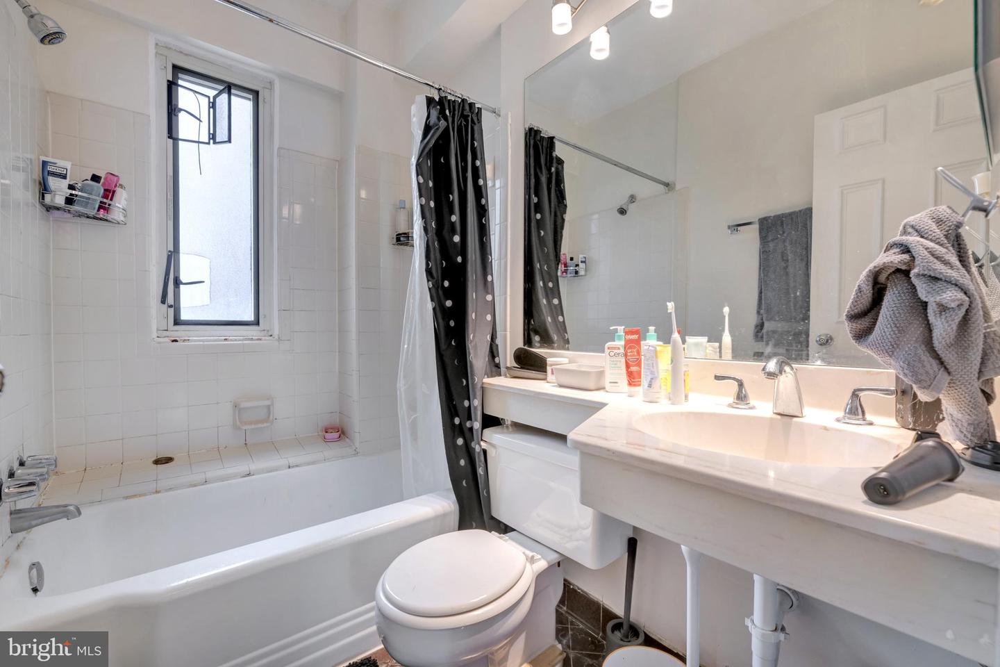 1727 MASSACHUSETTS AVE NW #502, WASHINGTON, District Of Columbia 20036, 1 Bedroom Bedrooms, ,1 BathroomBathrooms,Residential,For sale,1727 MASSACHUSETTS AVE NW #502,DCDC2200470 MLS # DCDC2200470