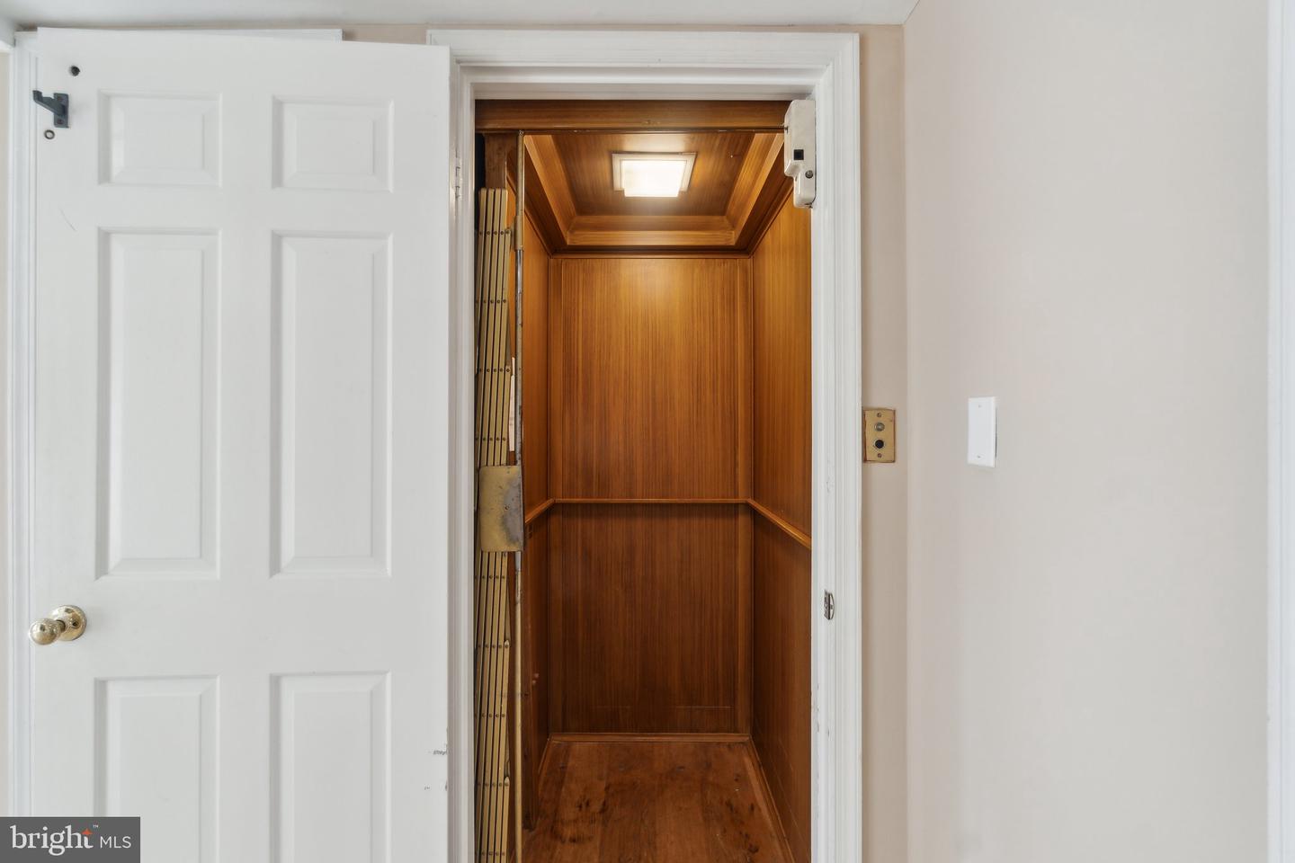 3818 KLINGLE PL NW, WASHINGTON, District Of Columbia 20016, 3 Bedrooms Bedrooms, ,3 BathroomsBathrooms,Residential,For sale,3818 KLINGLE PL NW,DCDC2200474 MLS # DCDC2200474