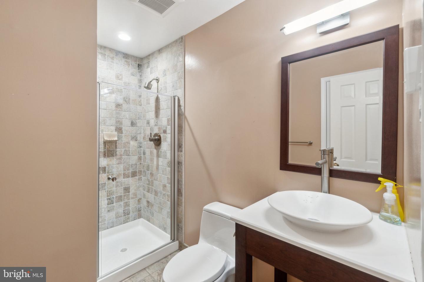 3818 KLINGLE PL NW, WASHINGTON, District Of Columbia 20016, 3 Bedrooms Bedrooms, ,3 BathroomsBathrooms,Residential,For sale,3818 KLINGLE PL NW,DCDC2200474 MLS # DCDC2200474