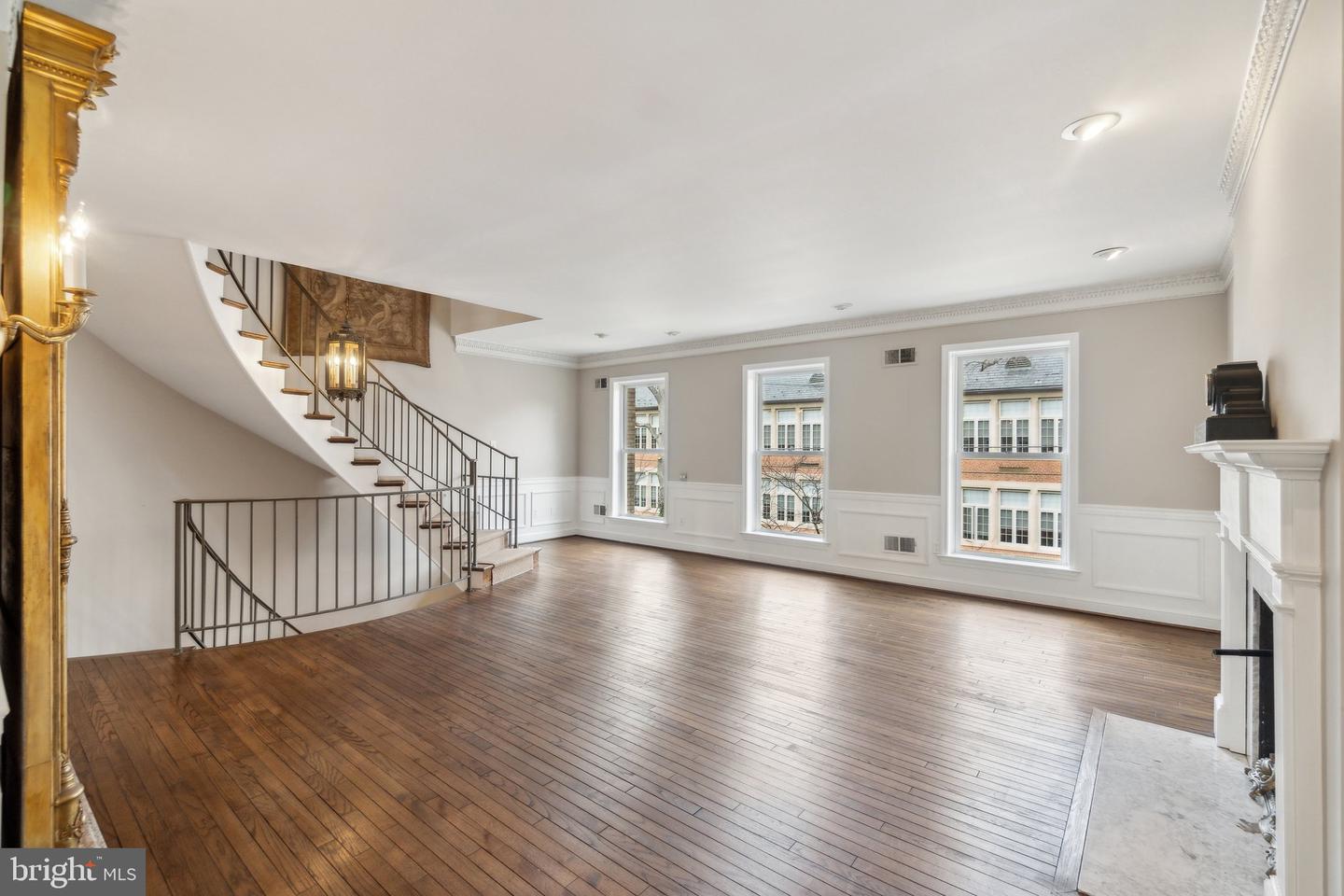 3818 KLINGLE PL NW, WASHINGTON, District Of Columbia 20016, 3 Bedrooms Bedrooms, ,3 BathroomsBathrooms,Residential,For sale,3818 KLINGLE PL NW,DCDC2200474 MLS # DCDC2200474