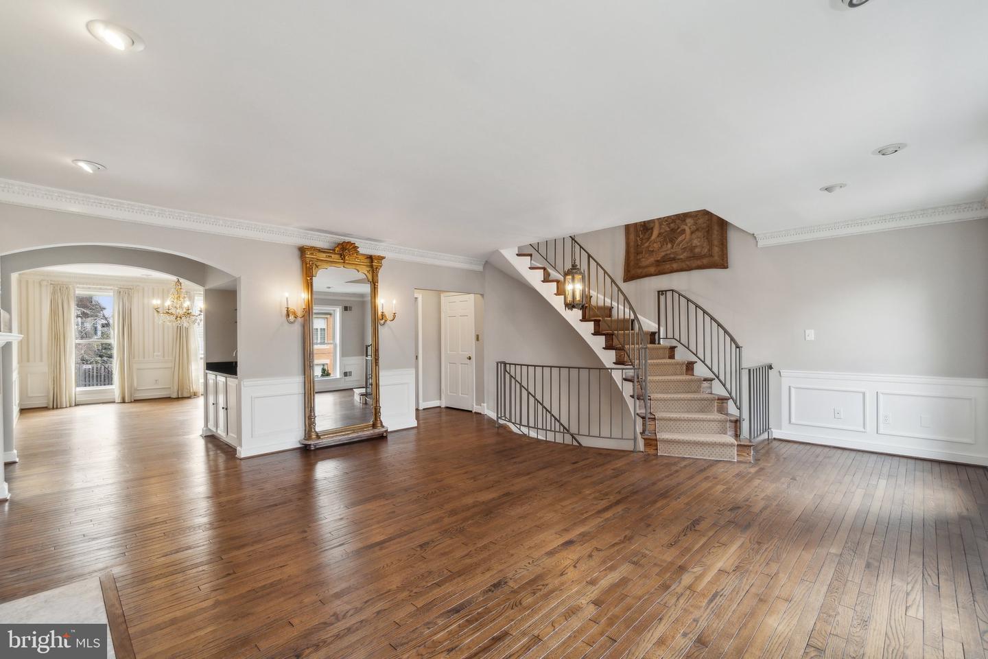 3818 KLINGLE PL NW, WASHINGTON, District Of Columbia 20016, 3 Bedrooms Bedrooms, ,3 BathroomsBathrooms,Residential,For sale,3818 KLINGLE PL NW,DCDC2200474 MLS # DCDC2200474