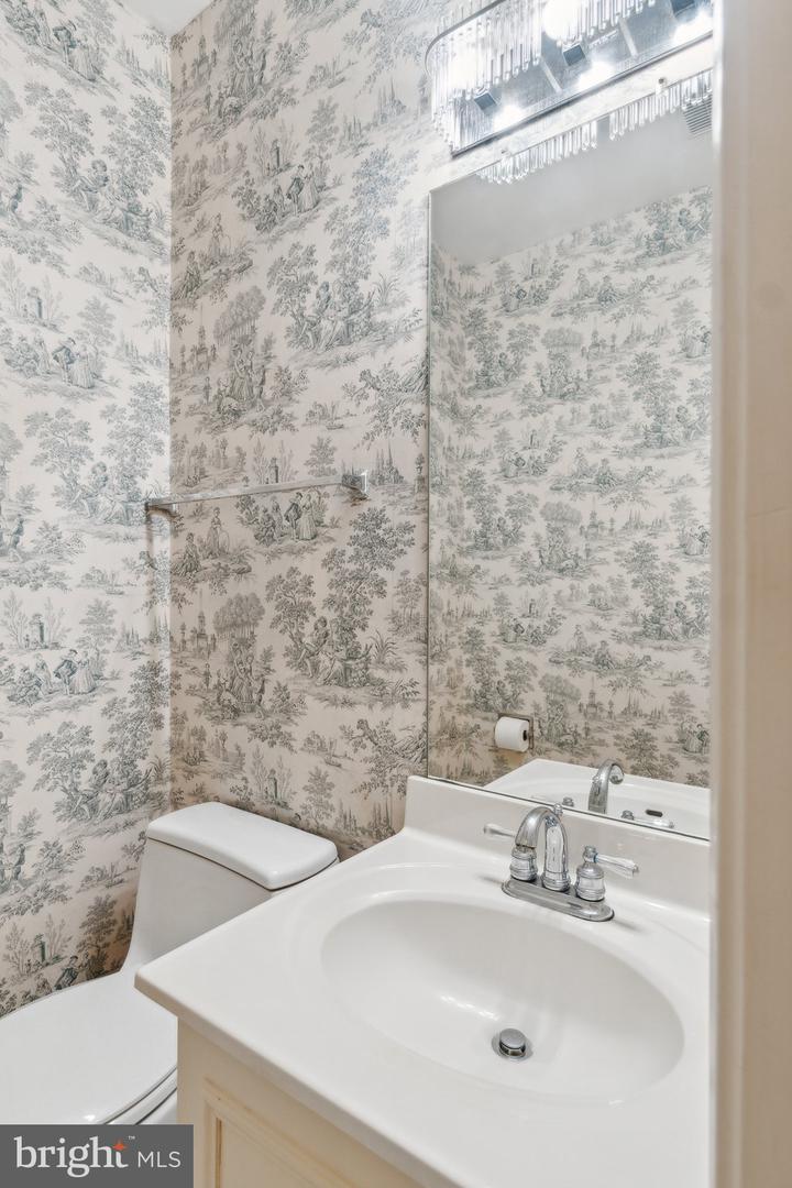3818 KLINGLE PL NW, WASHINGTON, District Of Columbia 20016, 3 Bedrooms Bedrooms, ,3 BathroomsBathrooms,Residential,For sale,3818 KLINGLE PL NW,DCDC2200474 MLS # DCDC2200474