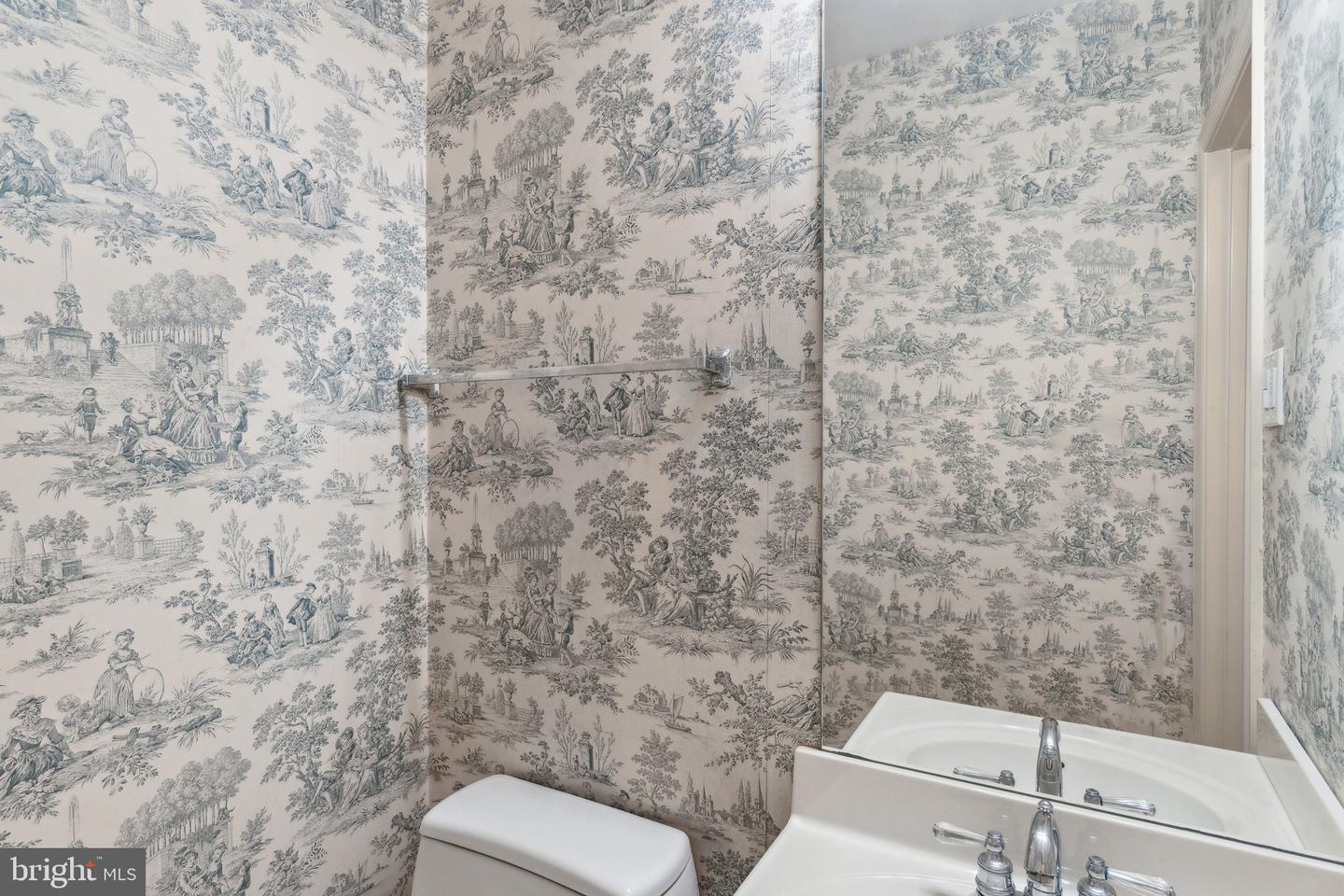 3818 KLINGLE PL NW, WASHINGTON, District Of Columbia 20016, 3 Bedrooms Bedrooms, ,3 BathroomsBathrooms,Residential,For sale,3818 KLINGLE PL NW,DCDC2200474 MLS # DCDC2200474