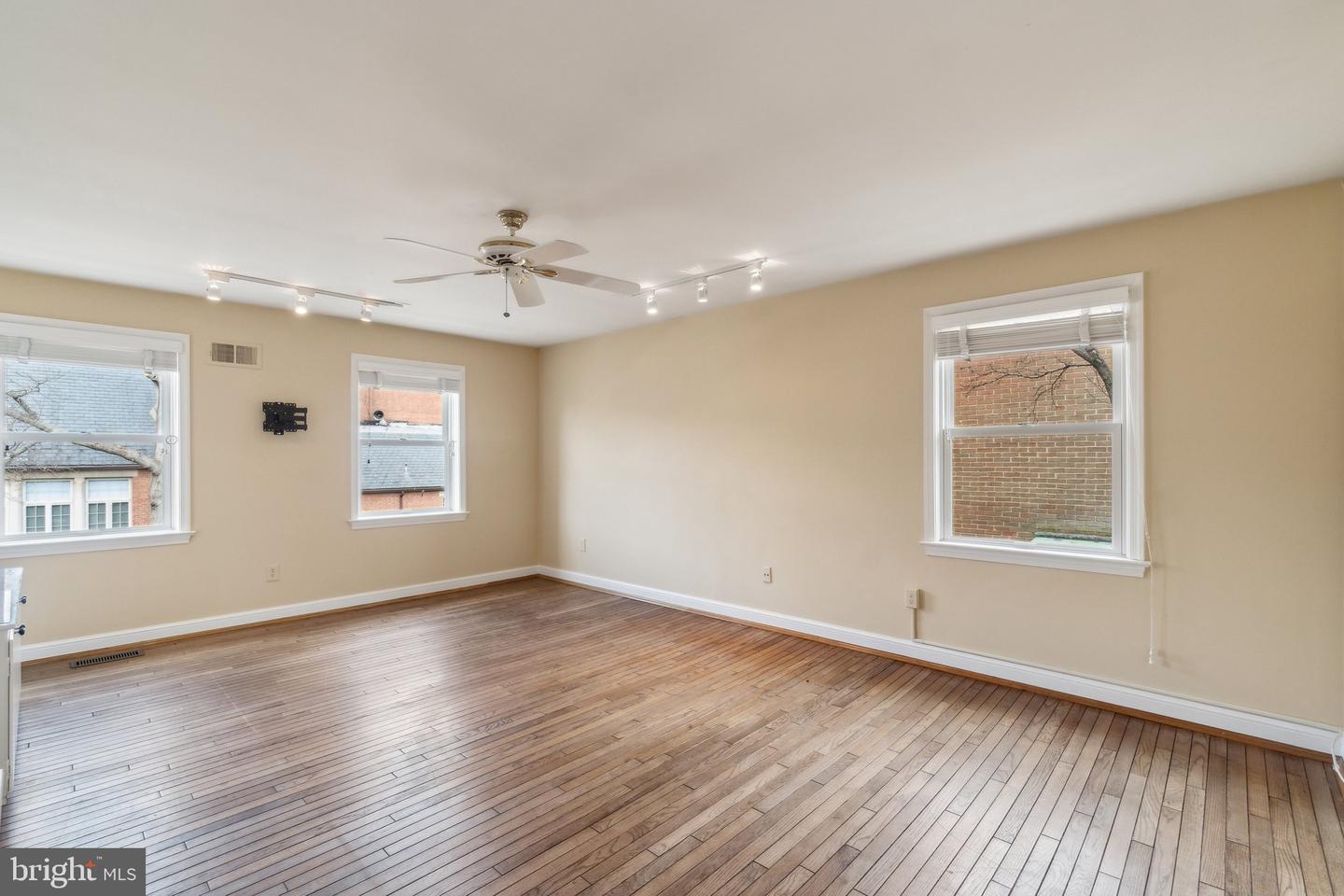 3818 KLINGLE PL NW, WASHINGTON, District Of Columbia 20016, 3 Bedrooms Bedrooms, ,3 BathroomsBathrooms,Residential,For sale,3818 KLINGLE PL NW,DCDC2200474 MLS # DCDC2200474