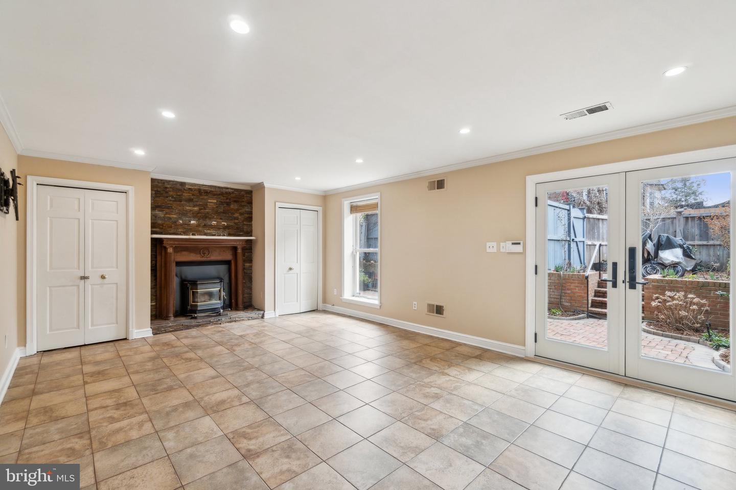 3818 KLINGLE PL NW, WASHINGTON, District Of Columbia 20016, 3 Bedrooms Bedrooms, ,3 BathroomsBathrooms,Residential,For sale,3818 KLINGLE PL NW,DCDC2200474 MLS # DCDC2200474