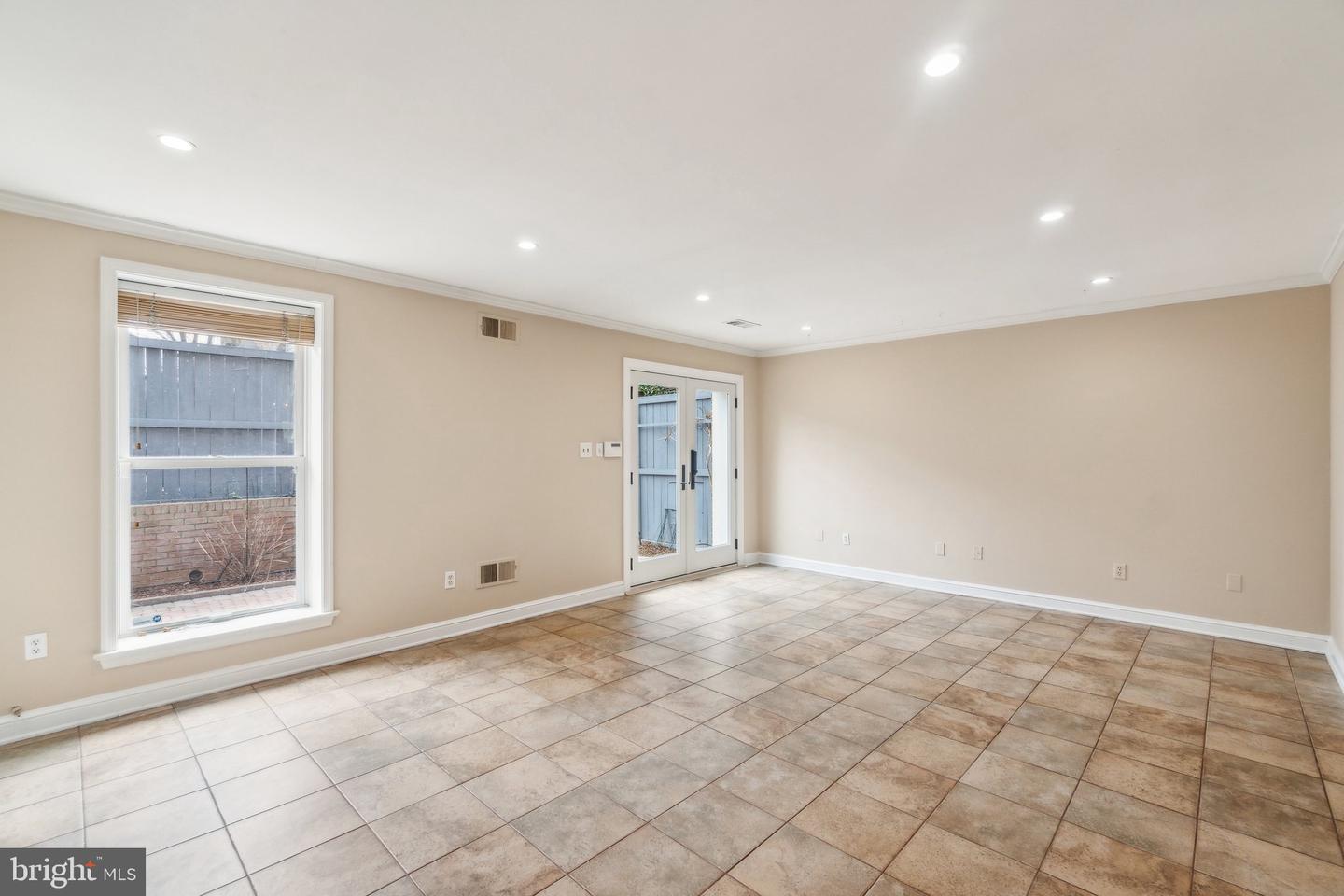 3818 KLINGLE PL NW, WASHINGTON, District Of Columbia 20016, 3 Bedrooms Bedrooms, ,3 BathroomsBathrooms,Residential,For sale,3818 KLINGLE PL NW,DCDC2200474 MLS # DCDC2200474