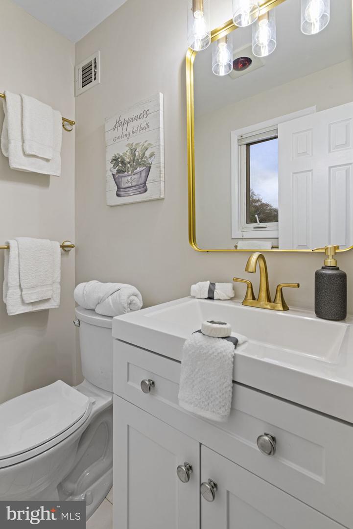 14906 CRANOKE ST, CENTREVILLE, Virginia 20120, 4 Bedrooms Bedrooms, ,2 BathroomsBathrooms,Residential,For sale,14906 CRANOKE ST,VAFX2240732 MLS # VAFX2240732