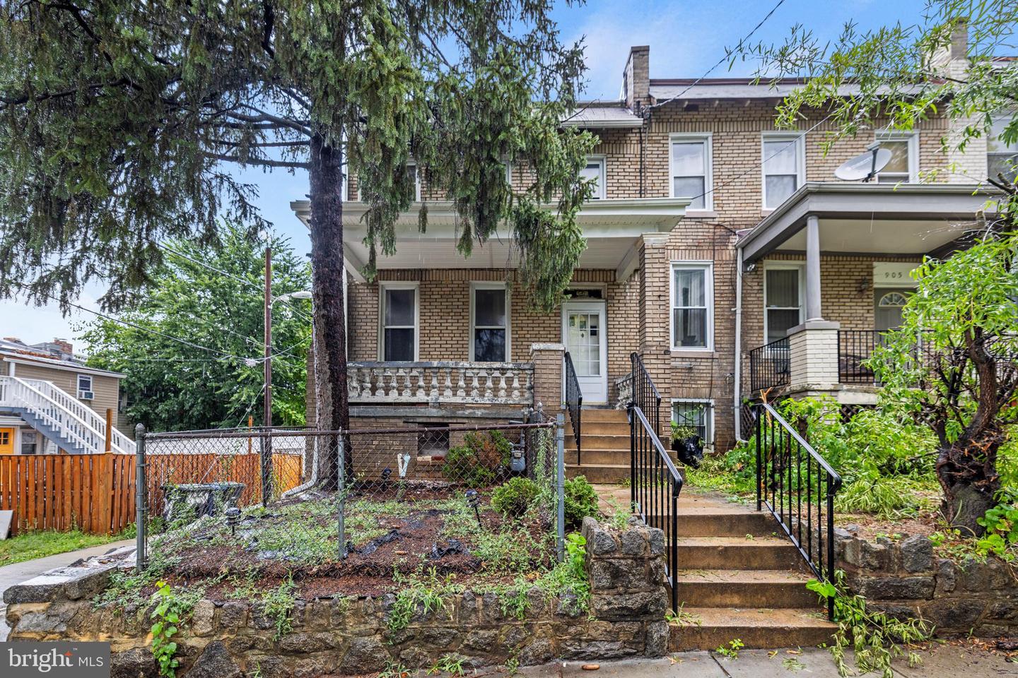 907 BUCHANAN ST NW, WASHINGTON, District Of Columbia 20011, 4 Bedrooms Bedrooms, 8 Rooms Rooms,1 BathroomBathrooms,Residential,For sale,907 BUCHANAN ST NW,DCDC2200484 MLS # DCDC2200484