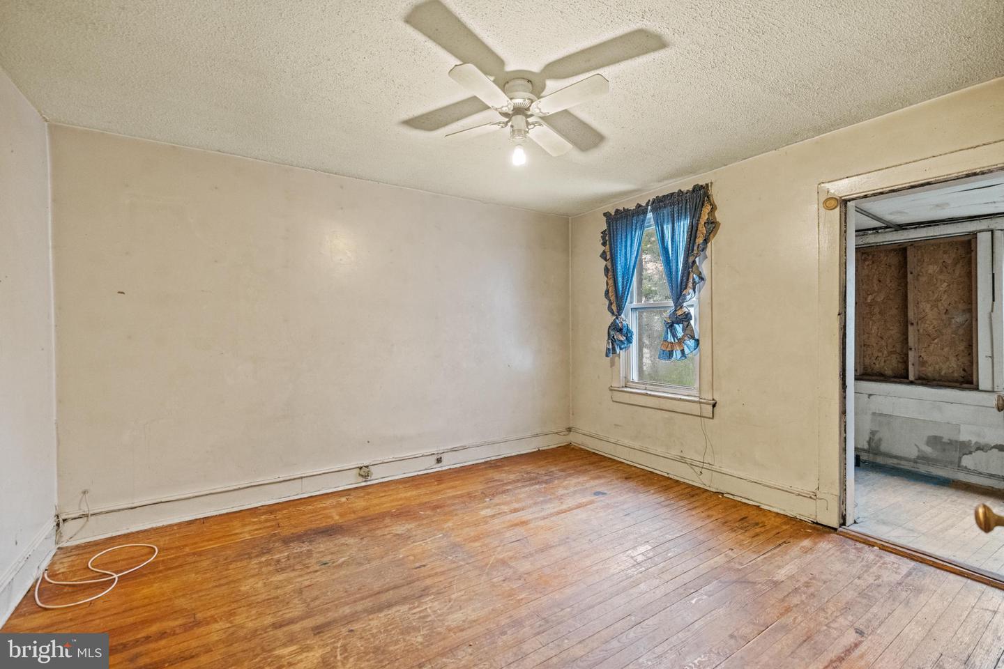 907 BUCHANAN ST NW, WASHINGTON, District Of Columbia 20011, 4 Bedrooms Bedrooms, 8 Rooms Rooms,1 BathroomBathrooms,Residential,For sale,907 BUCHANAN ST NW,DCDC2200484 MLS # DCDC2200484