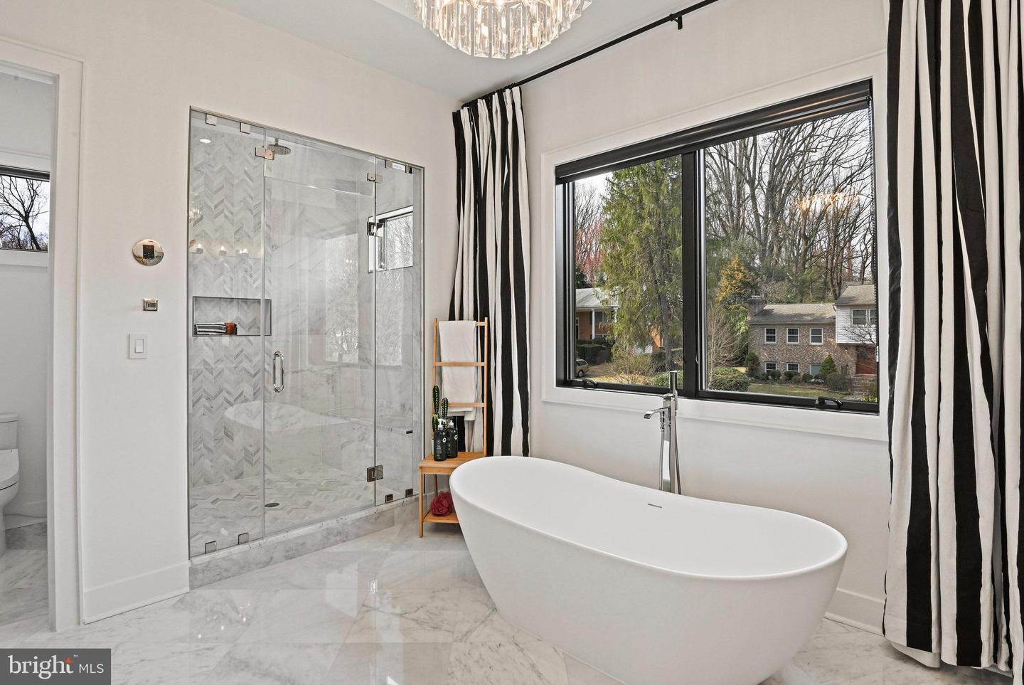 1564 FOREST VILLA LN, MCLEAN, Virginia 22101, 6 Bedrooms Bedrooms, ,6 BathroomsBathrooms,Residential,For sale,1564 FOREST VILLA LN,VAFX2240780 MLS # VAFX2240780