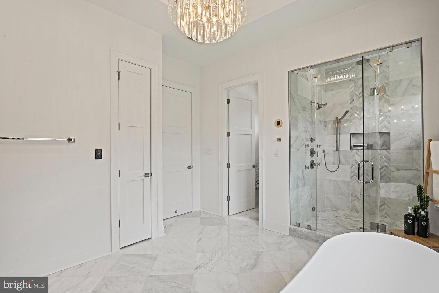 1564 FOREST VILLA LN, MCLEAN, Virginia 22101, 6 Bedrooms Bedrooms, ,6 BathroomsBathrooms,Residential,For sale,1564 FOREST VILLA LN,VAFX2240780 MLS # VAFX2240780