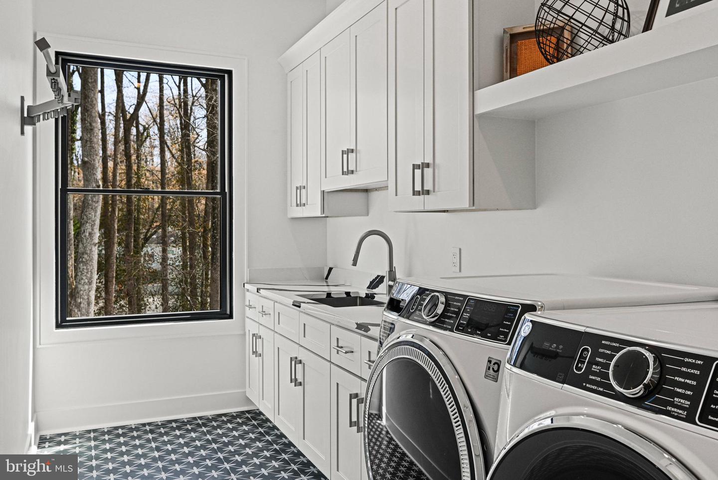 1564 FOREST VILLA LN, MCLEAN, Virginia 22101, 6 Bedrooms Bedrooms, ,6 BathroomsBathrooms,Residential,For sale,1564 FOREST VILLA LN,VAFX2240780 MLS # VAFX2240780