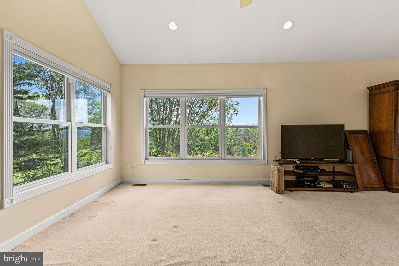135 MEAGANS RUN RD, WOODSTOCK, Virginia 22664, 3 Bedrooms Bedrooms, ,3 BathroomsBathrooms,Residential,For sale,135 MEAGANS RUN RD,VASH2011426 MLS # VASH2011426