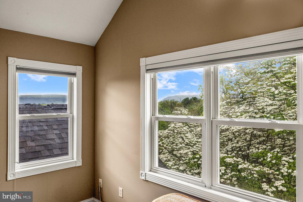 135 MEAGANS RUN RD, WOODSTOCK, Virginia 22664, 3 Bedrooms Bedrooms, ,3 BathroomsBathrooms,Residential,For sale,135 MEAGANS RUN RD,VASH2011426 MLS # VASH2011426