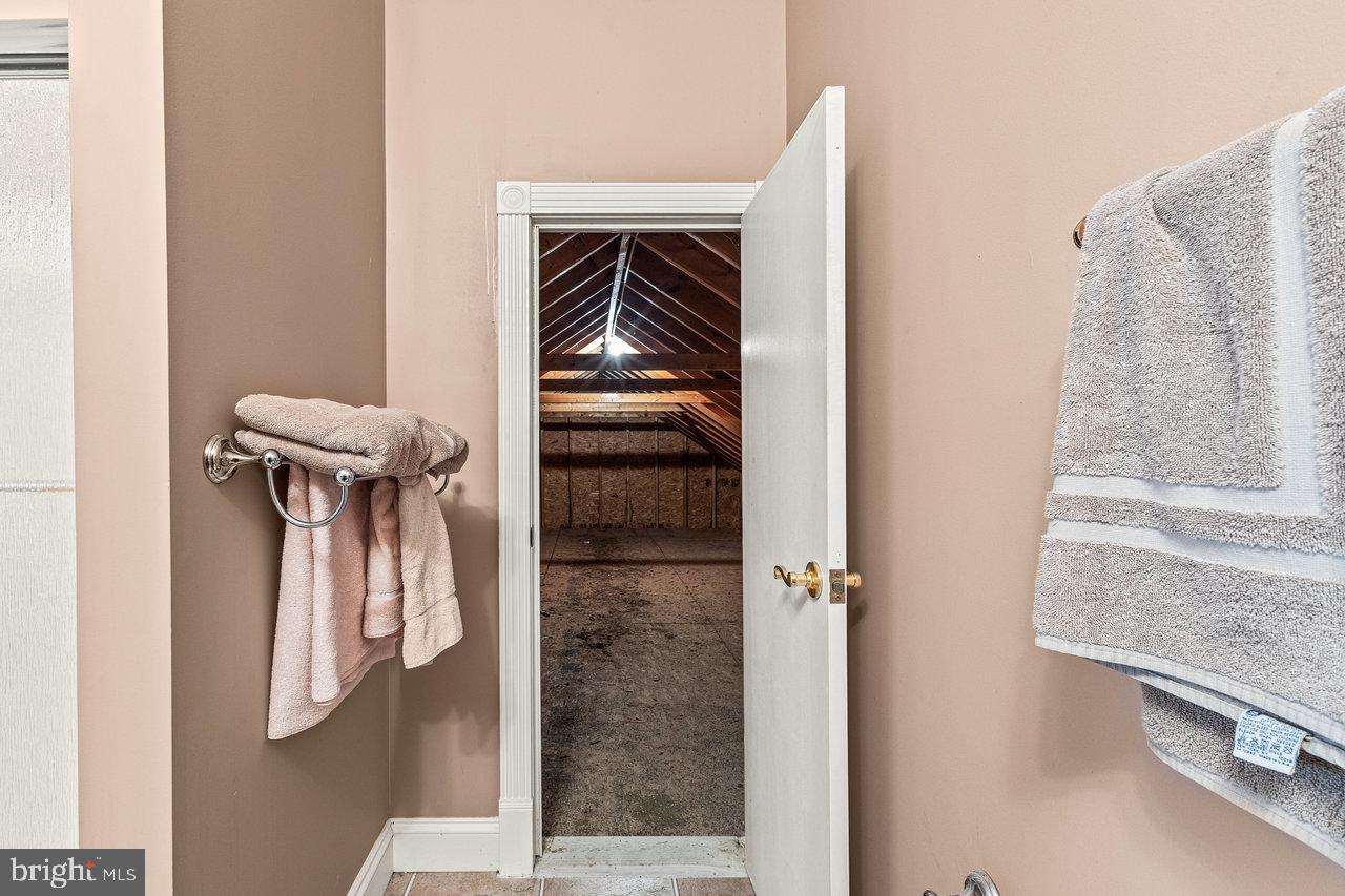 135 MEAGANS RUN RD, WOODSTOCK, Virginia 22664, 3 Bedrooms Bedrooms, ,3 BathroomsBathrooms,Residential,For sale,135 MEAGANS RUN RD,VASH2011426 MLS # VASH2011426