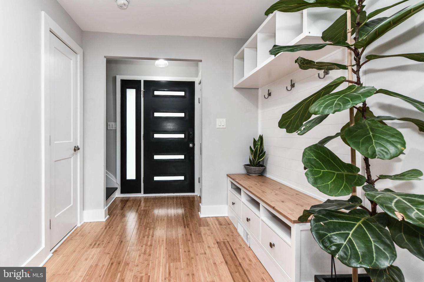 2432 S CULPEPER ST, ARLINGTON, Virginia 22206, 66 Bedrooms Bedrooms, ,4 BathroomsBathrooms,Residential,For sale,2432 S CULPEPER ST,VAAR2057386 MLS # VAAR2057386