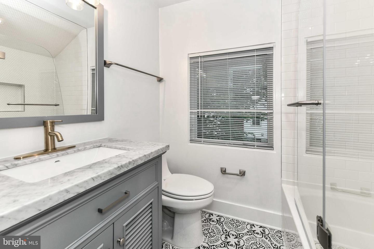 2432 S CULPEPER ST, ARLINGTON, Virginia 22206, 66 Bedrooms Bedrooms, ,4 BathroomsBathrooms,Residential,For sale,2432 S CULPEPER ST,VAAR2057386 MLS # VAAR2057386