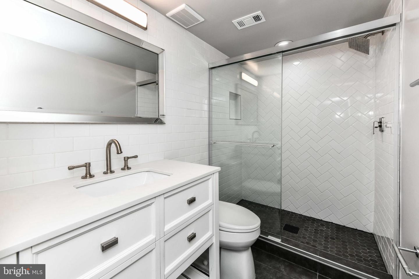 2432 S CULPEPER ST, ARLINGTON, Virginia 22206, 66 Bedrooms Bedrooms, ,4 BathroomsBathrooms,Residential,For sale,2432 S CULPEPER ST,VAAR2057386 MLS # VAAR2057386