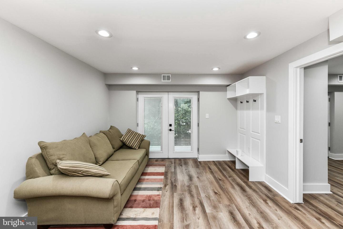 2432 S CULPEPER ST, ARLINGTON, Virginia 22206, 66 Bedrooms Bedrooms, ,4 BathroomsBathrooms,Residential,For sale,2432 S CULPEPER ST,VAAR2057386 MLS # VAAR2057386