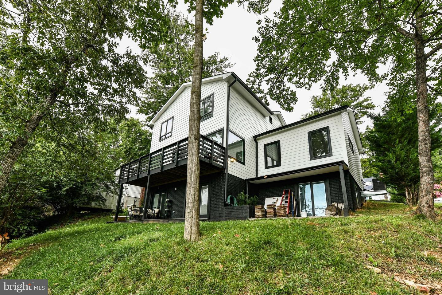 2432 S CULPEPER ST, ARLINGTON, Virginia 22206, 66 Bedrooms Bedrooms, ,4 BathroomsBathrooms,Residential,For sale,2432 S CULPEPER ST,VAAR2057386 MLS # VAAR2057386