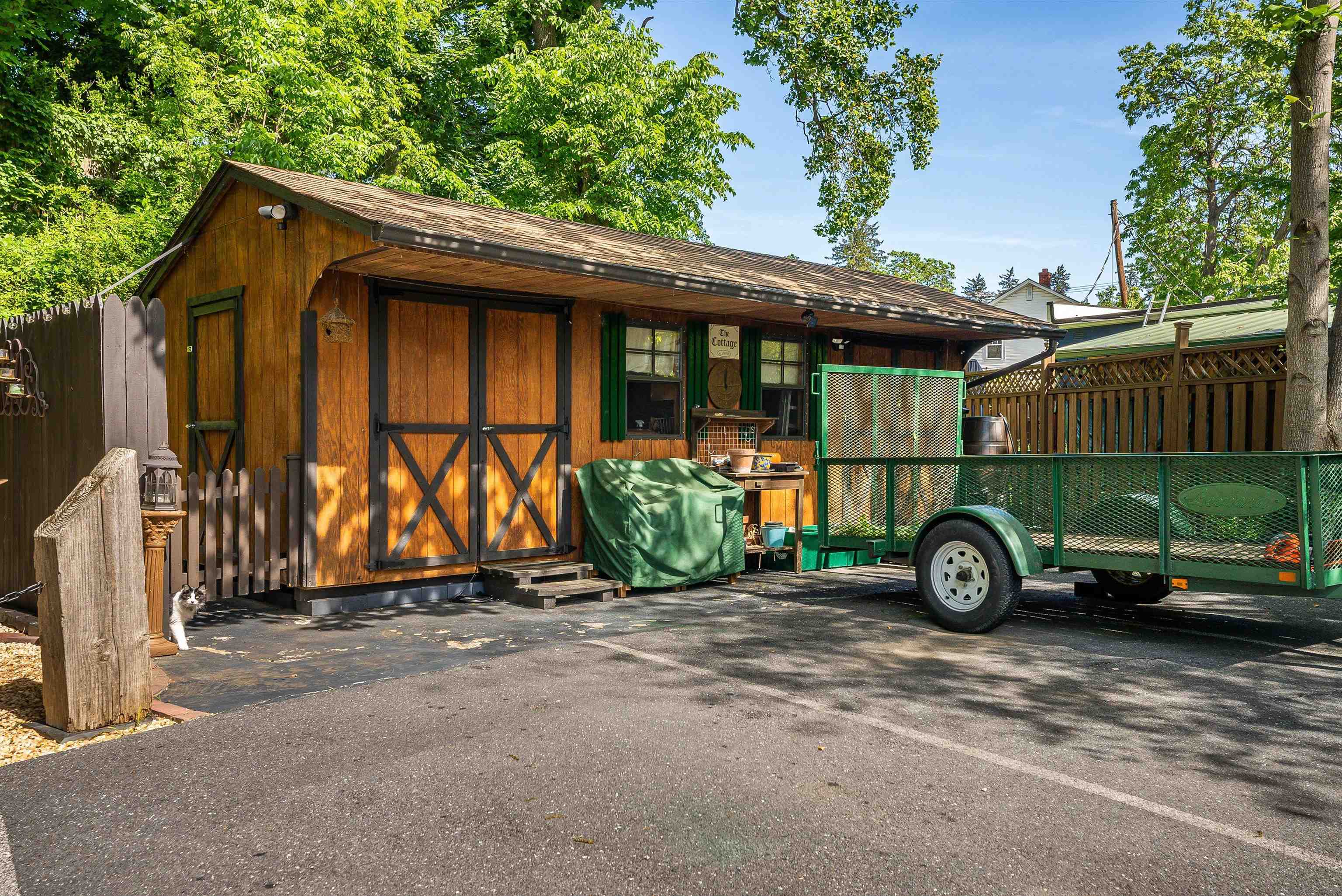 950 W BEVERLEY ST, STAUNTON, Virginia 24401, ,Commercial,950 W BEVERLEY ST,664509 MLS # 664509