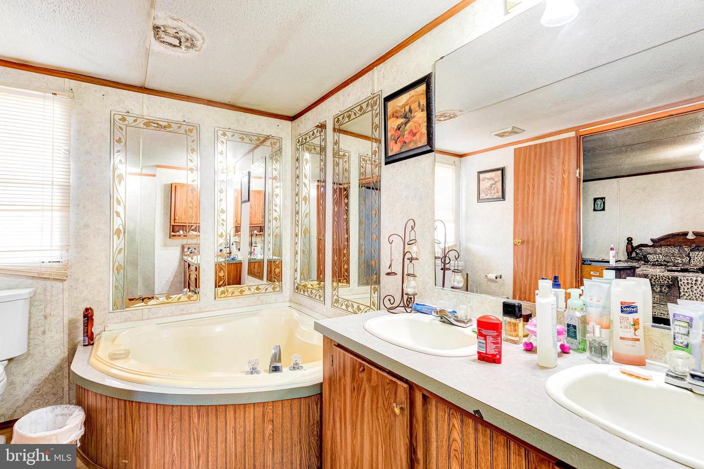640 RIDGE RD, WARSAW, Virginia 22572, 2 Bedrooms Bedrooms, 5 Rooms Rooms,2 BathroomsBathrooms,Residential,For sale,640 RIDGE RD,VARV2000460 MLS # VARV2000460