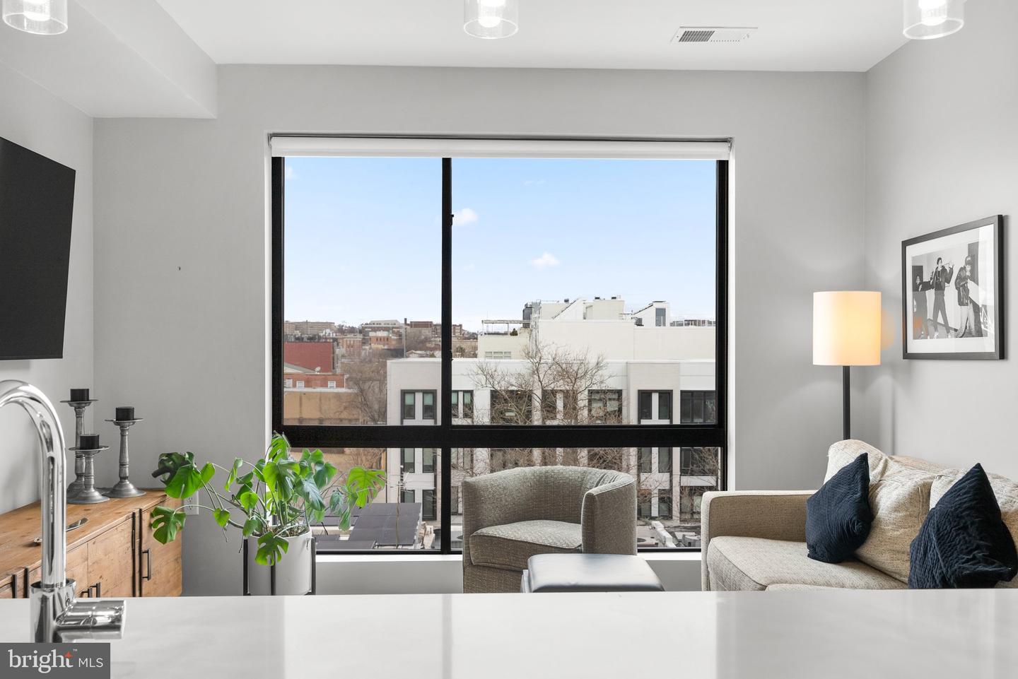 1550 11TH ST NW #410, WASHINGTON, District Of Columbia 20001, 1 Bedroom Bedrooms, ,1 BathroomBathrooms,Residential,For sale,1550 11TH ST NW #410,DCDC2189034 MLS # DCDC2189034