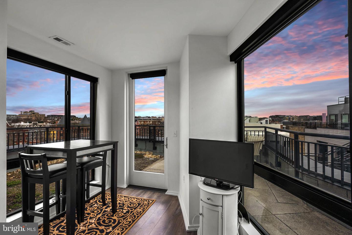 1550 11TH ST NW #410, WASHINGTON, District Of Columbia 20001, 1 Bedroom Bedrooms, ,1 BathroomBathrooms,Residential,For sale,1550 11TH ST NW #410,DCDC2189034 MLS # DCDC2189034