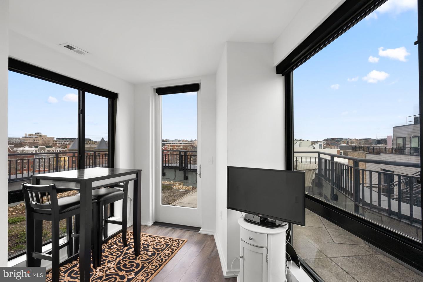1550 11TH ST NW #410, WASHINGTON, District Of Columbia 20001, 1 Bedroom Bedrooms, ,1 BathroomBathrooms,Residential,For sale,1550 11TH ST NW #410,DCDC2189034 MLS # DCDC2189034