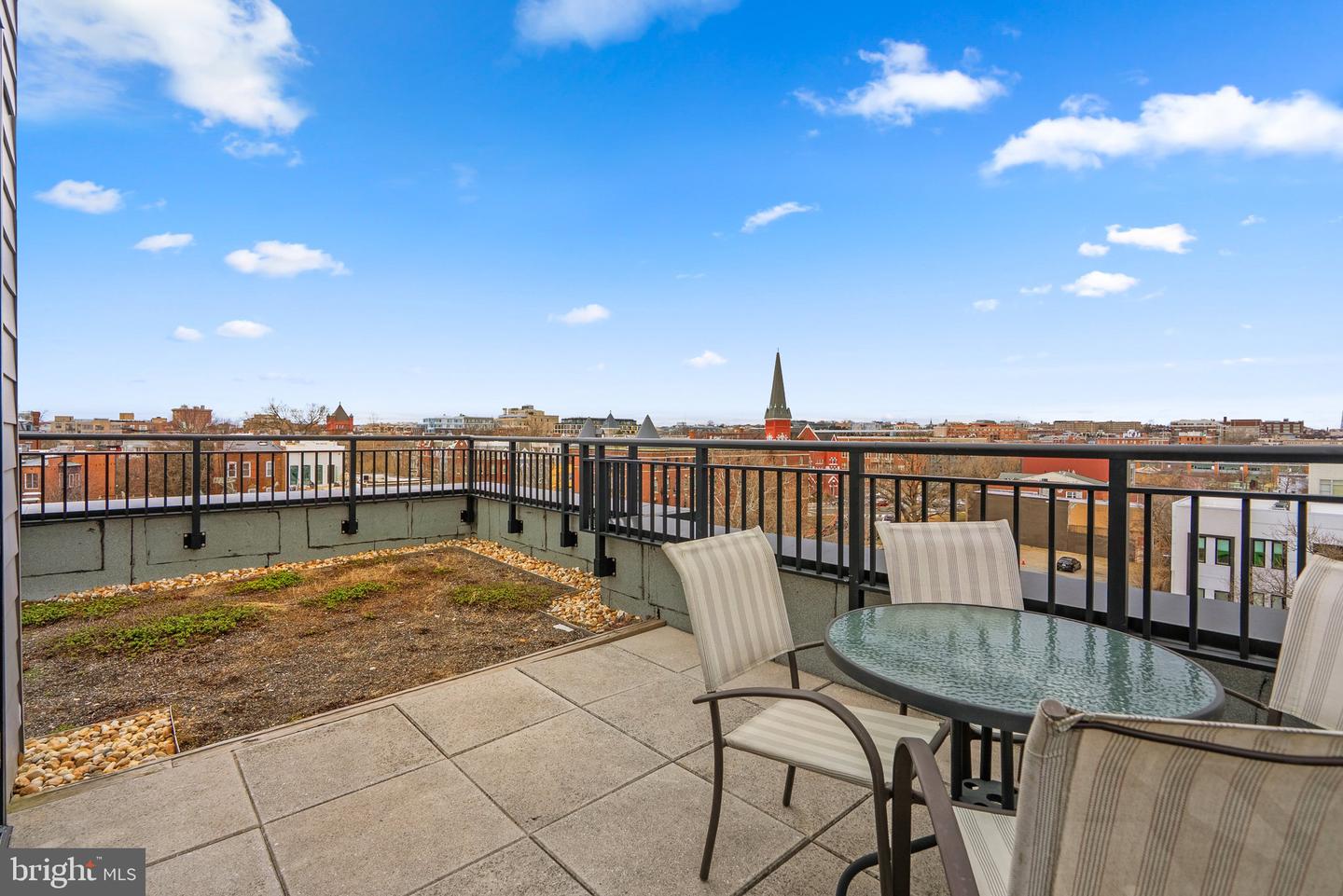 1550 11TH ST NW #410, WASHINGTON, District Of Columbia 20001, 1 Bedroom Bedrooms, ,1 BathroomBathrooms,Residential,For sale,1550 11TH ST NW #410,DCDC2189034 MLS # DCDC2189034