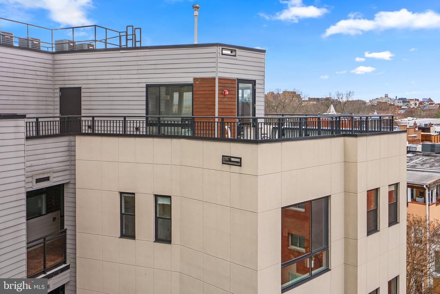 1550 11TH ST NW #410, WASHINGTON, District Of Columbia 20001, 1 Bedroom Bedrooms, ,1 BathroomBathrooms,Residential,For sale,1550 11TH ST NW #410,DCDC2189034 MLS # DCDC2189034