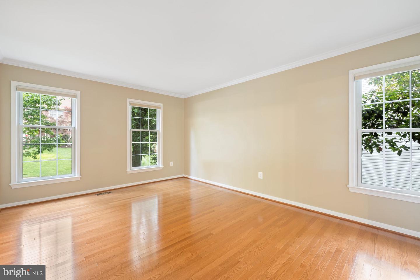 7733 HUNTSMAN BLVD, SPRINGFIELD, Virginia 22153, 5 Bedrooms Bedrooms, ,3 BathroomsBathrooms,Residential,For sale,7733 HUNTSMAN BLVD,VAFX2227924 MLS # VAFX2227924
